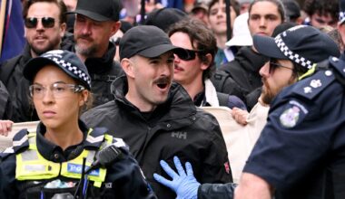 Nynazisme, Australia | Australske nynazister bruker Helly Hansen-jakker som uniform