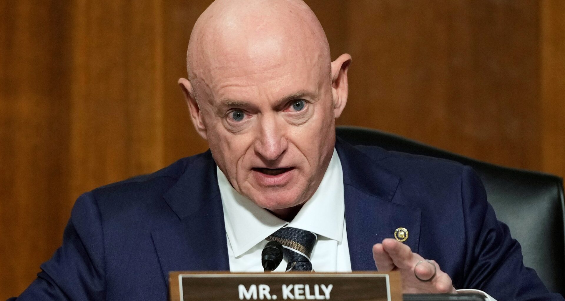 Mark Kelly, USA | Senator etterforskes for å ha sagt at soldater kan nekte ulovlige ordre