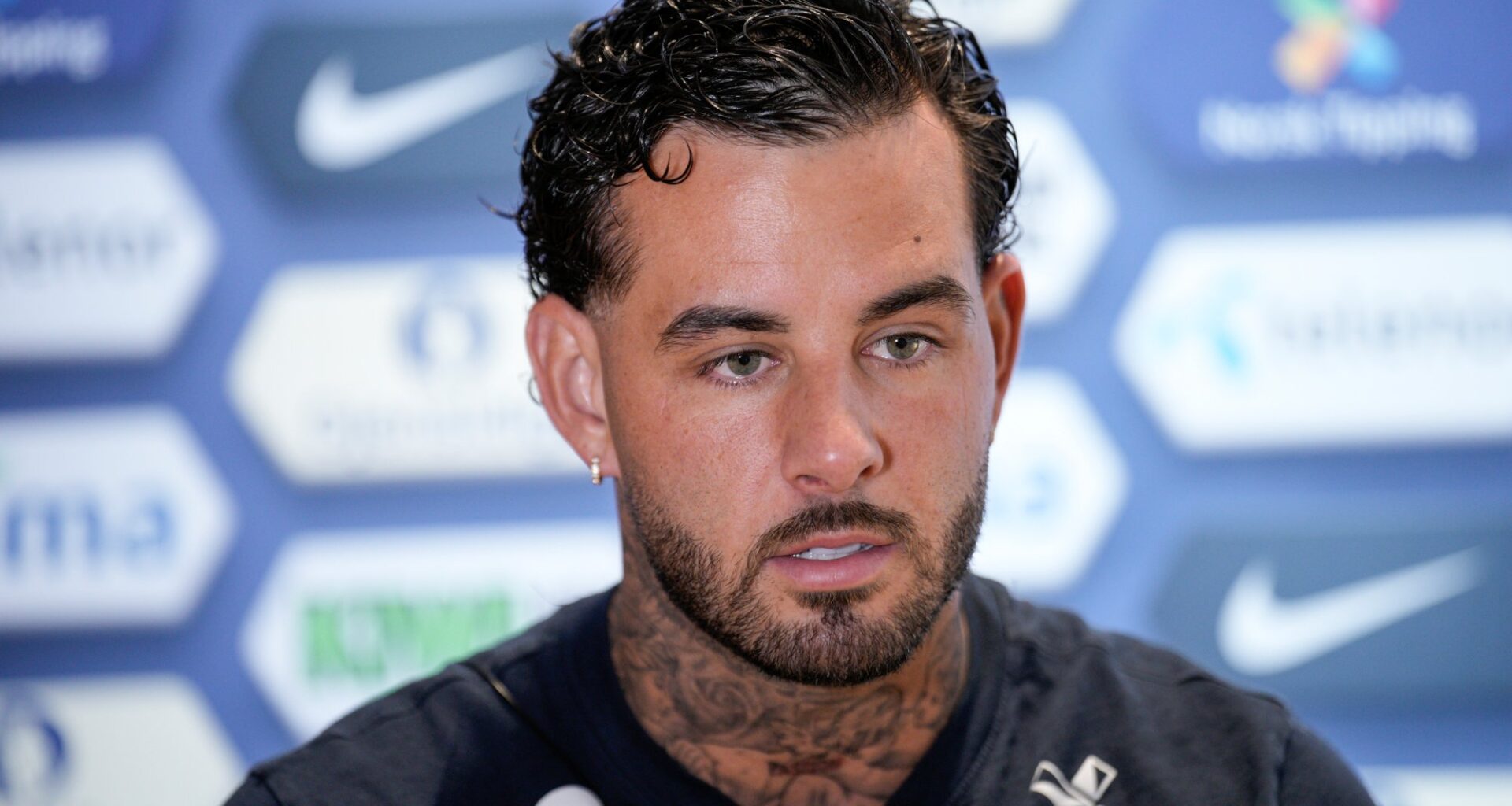 Aron Dønnum, Toulouse | Fotballprofilen Aron Dønnum fikk to kampers utestengelse etter omstridt gest