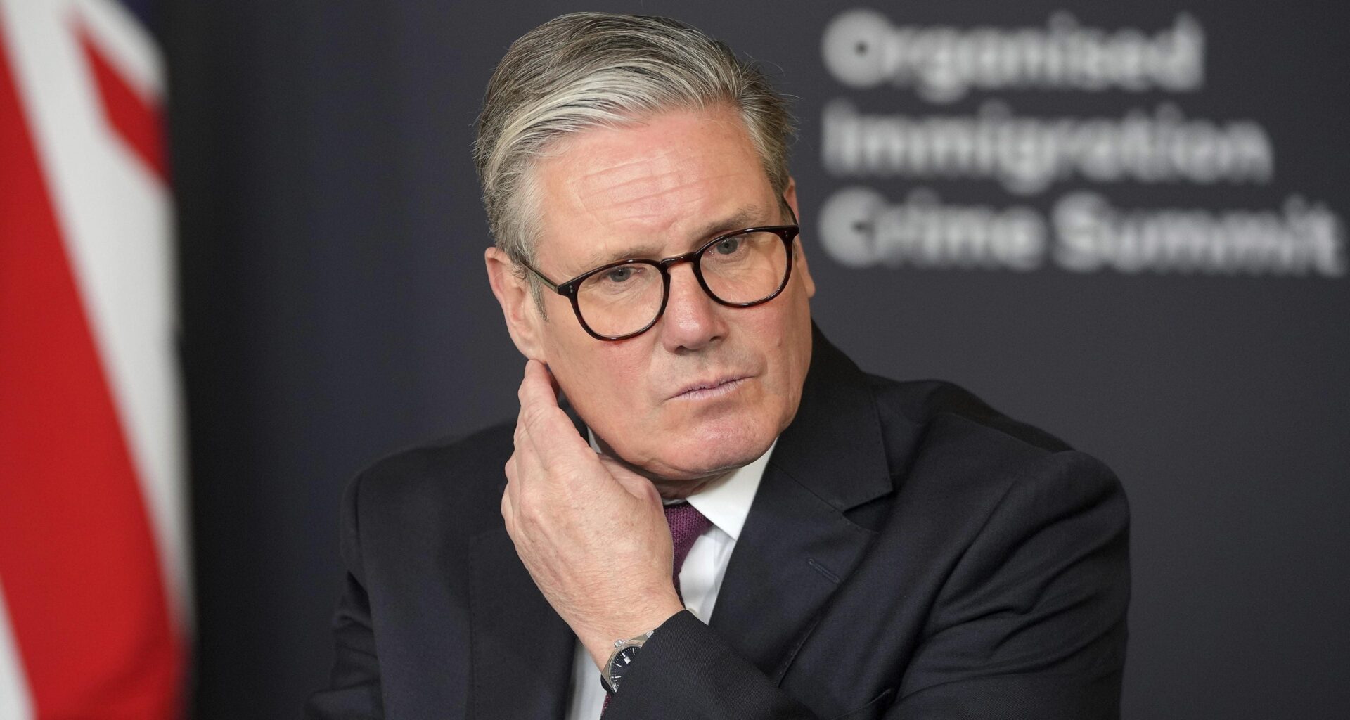 Krever at Starmer følger Kongens eksempel