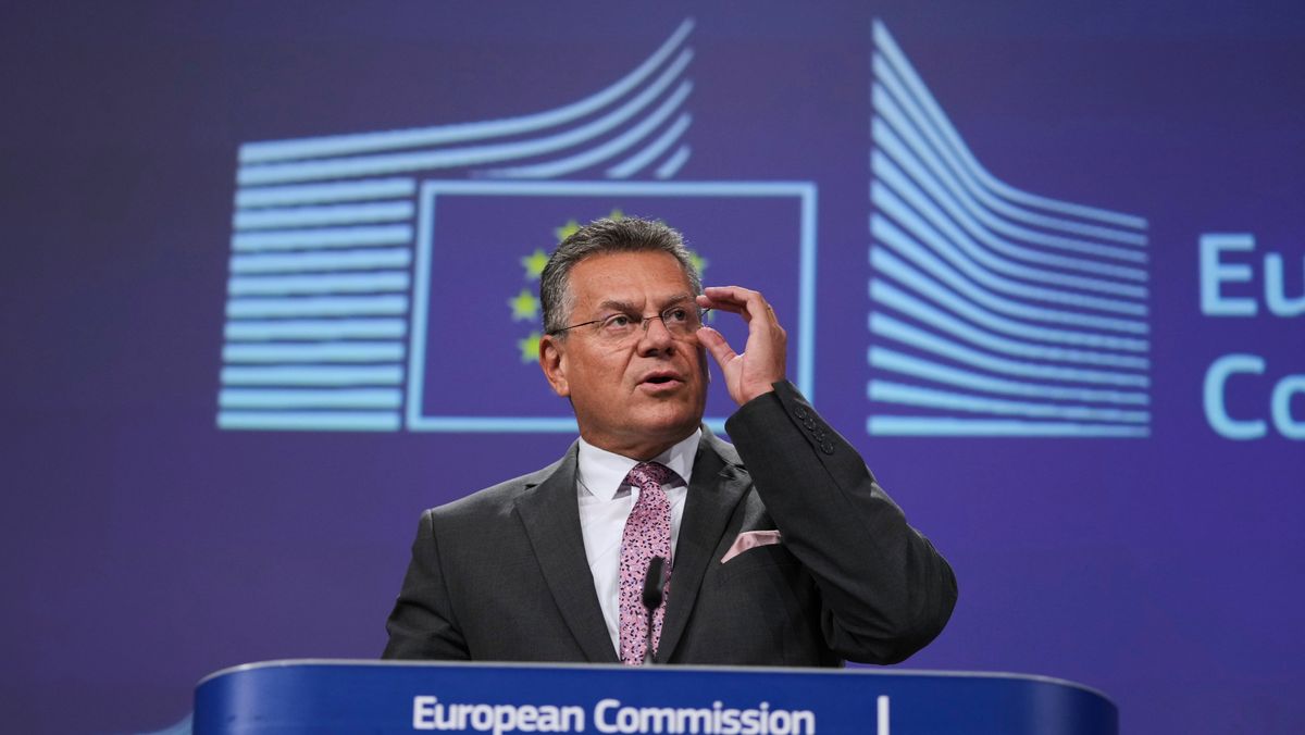 EUs mektige handelskommissær Maros Sefcovic har gått ut i sosiale medier og bedt EU-landene stemme for å innføre toll på jernlegeringer.