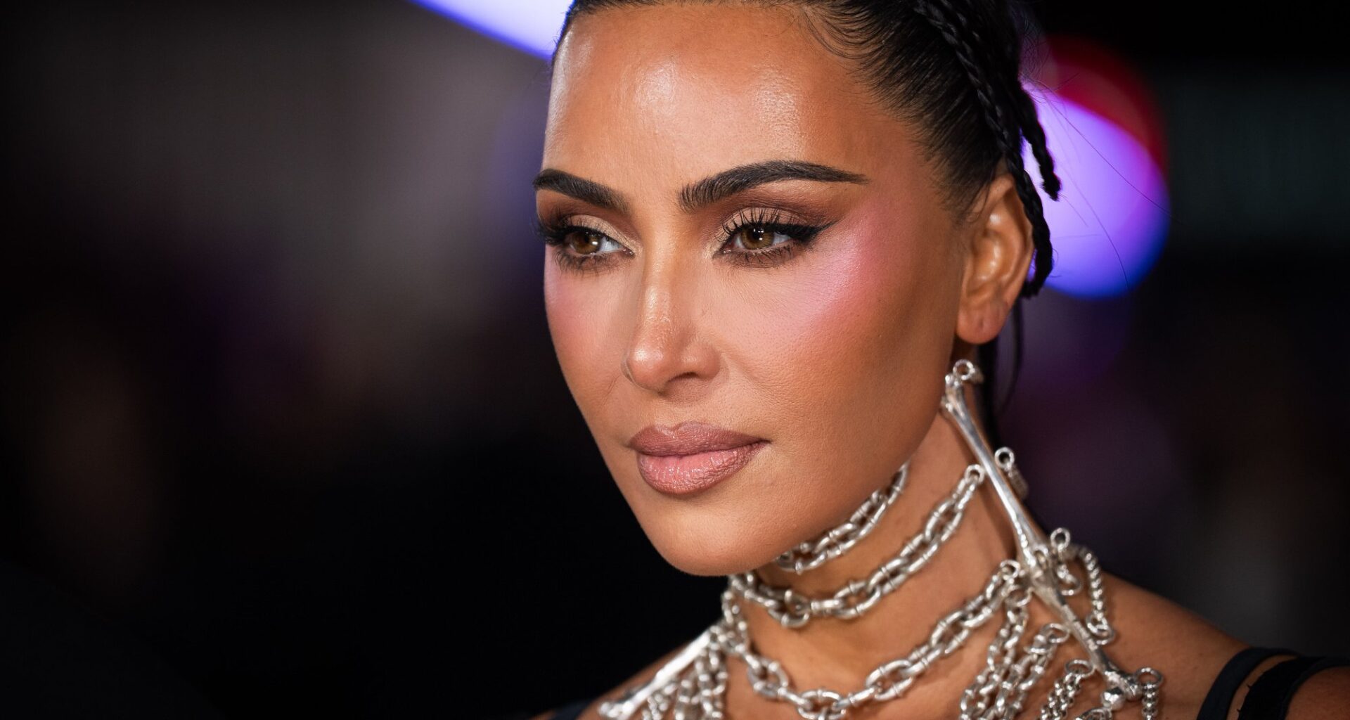 Kim Kardashian | Kardashian strøyk på eksamen – gir ikke opp advokatdrømmen