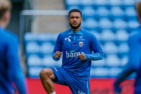Oslo 20220608.
Joshua King på treningen med herrelandslaget i fotball på Ullevaal Stadion.
Foto: Stian Lysberg Solum / NTB