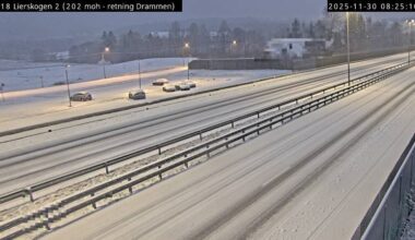 Snø, Kjøreforhold | Skal du innover mot Oslo? Snøen legger seg på veiene - Telemarksavisa