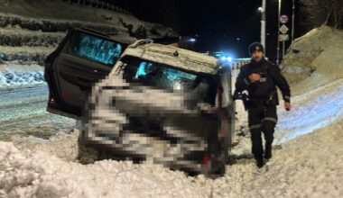 Utforkjøring, Bil | Bil av veien og i brann på E8 – tre personer i bilen