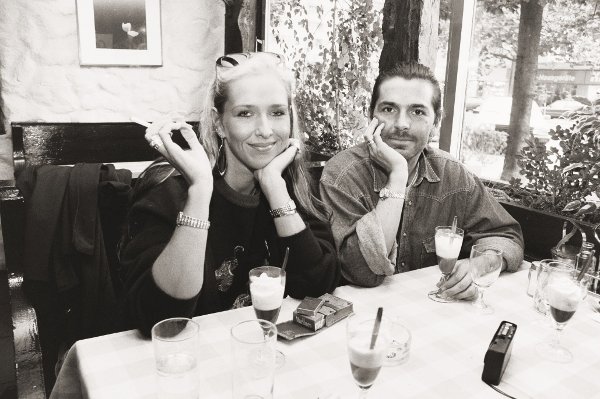 Thomas Anders @maca-ronni - Der deutsche Pop- und Schlagersänger Thomas Anders mit seiner Frau Nora Balling im Restaurant maca-ronni. (Photo by ZIK Images/United Archives via Getty Images)