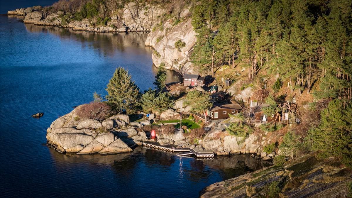 Kunnskapsministeren får bygge i strandsonen – NRK Sørlandet – Lokale nyheter, TV og radio