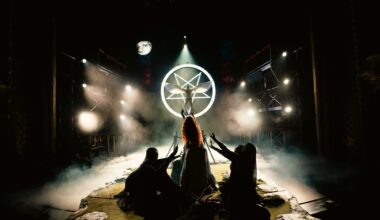 Kultur, Nord-Aurdal | Margit Sandemo reiste seg i salen for å si et par ord: – Så så jeg Valdres - Avisa Valdres