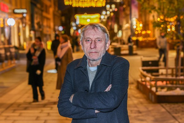 Magne Storedal er konstituert sjefredaktør i Nordlys i Tromsø. Her fotografert midt i byens «nye» Storgata...
Foto: Yngve Olsen