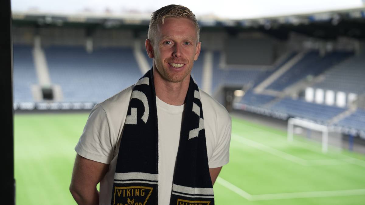 Arild Østbø på stadion i Stavanger