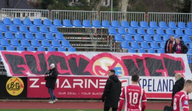 Lyn-supportere med protestbanner