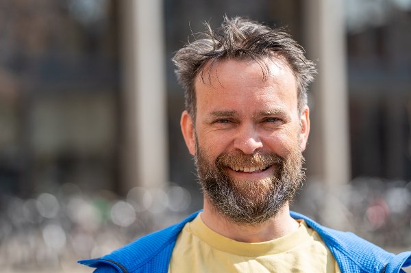 Skuespiller Vidar Magnussen stiller til intervju under
pressedagen for «Peter Pan» på Chateau Neuf i Oslo.