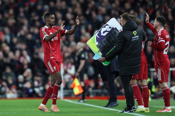 Liverpool's Swedish striker #09 Alexander Isak (L) is subbed out during the English Premier League football match between Liverpool and Nottingham Forest at Anfield in Liverpool, north west England on November 22, 2025. (Photo by Darren Staples / AFP) / RESTRICTED TO EDITORIAL USE. No use with unauthorized audio, video, data, fixture lists, club/league logos or 'live' services. Online in-match use limited to 120 images. An additional 40 images may be used in extra time. No video emulation. Social media in-match use limited to 120 images. An additional 40 images may be used in extra time. No use in betting publications, games or single club/league/player publications. / 