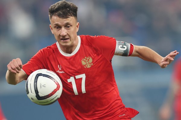 Russia's Aleksandr Golovin controls the ball during an international friendly soccer match between Russia and Peru in St. Petersburg, Russia, Wednesday, Nov. 12, 2025. (AP Photo)