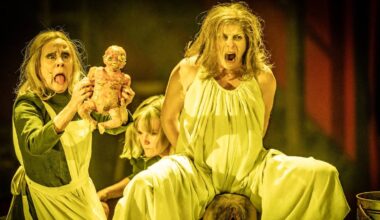 «Sagaen om Isfolket» ved National­theatret – Anmeldelser og anbefalinger