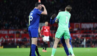 Everton-spiller slo egen lagkamerat og fikk rødt kort