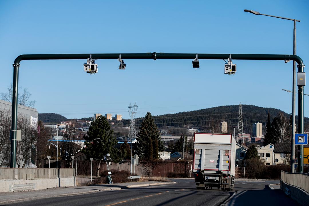 Nå blir det dyrt med lastebiler i Oslo-bomringen