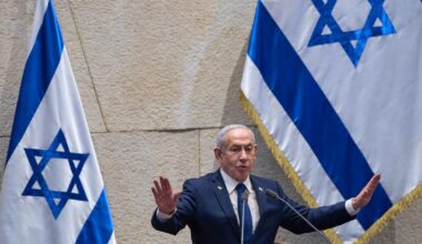 Netanyahu ber president Herzog om å benåde ham