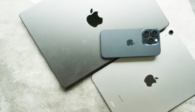 Apple kaster tilsynelatende inn håndkleet og ber Google om å designe en tilpasset Siri LLM -