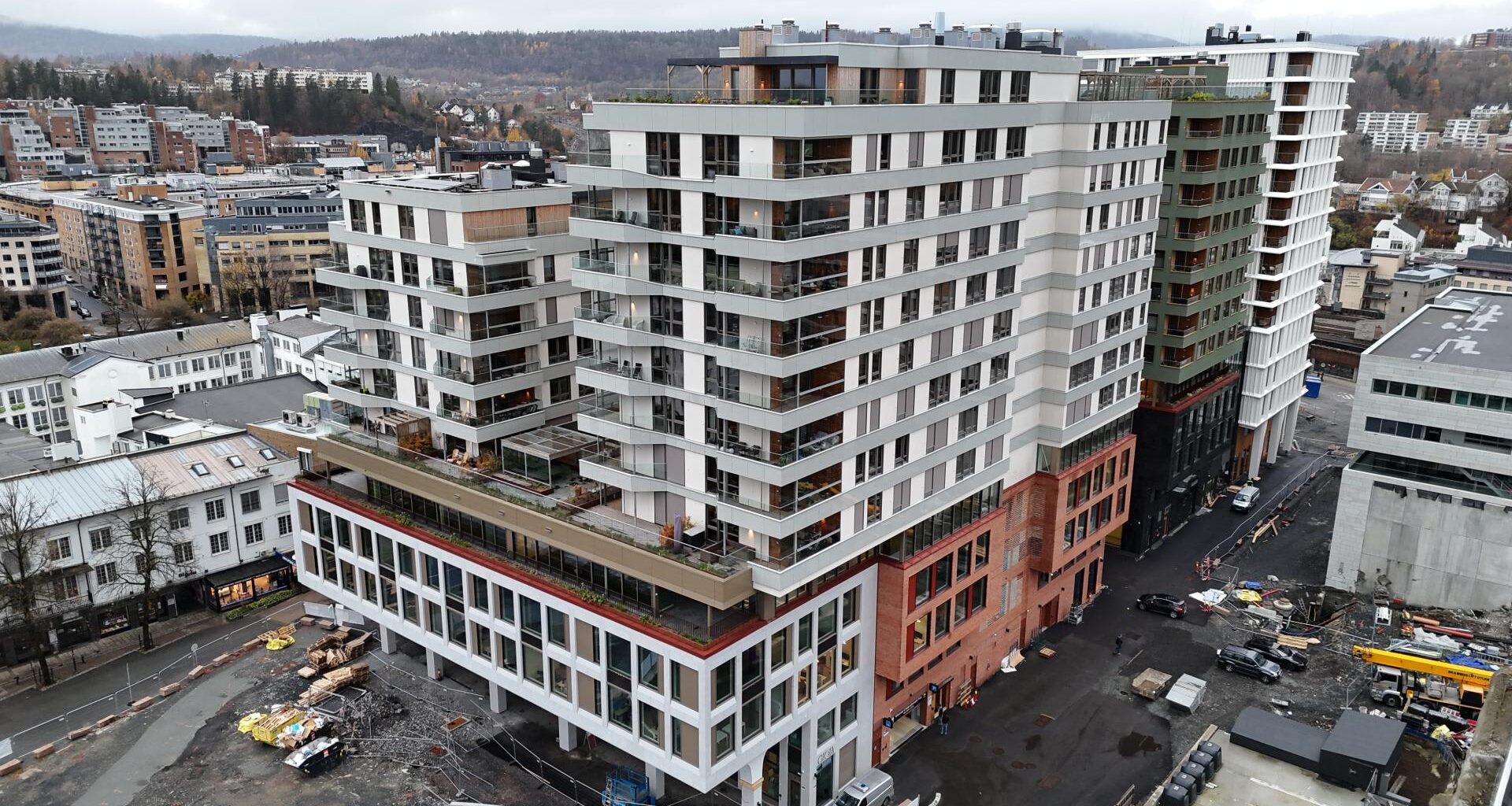 Arkitekturopprøret har delt ut Grøssmedaljen til Helgerudkvartalet i Sandvika og De tre søstre i Kristiansand.