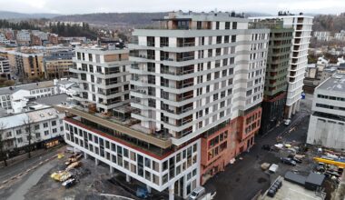 Arkitekturopprøret har delt ut Grøssmedaljen til Helgerudkvartalet i Sandvika og De tre søstre i Kristiansand.