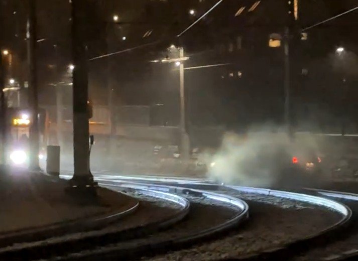 Bybanen, Skyss | Stans på Bybanen: – Bil i sporet