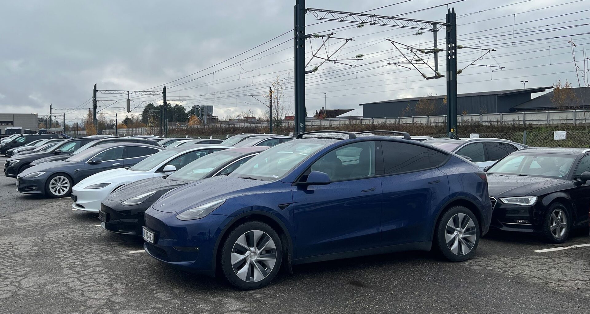 Bruktbil, Elbil | Roper Tesla-varsku: Bruktbilprisen kan stupe etter nyttår