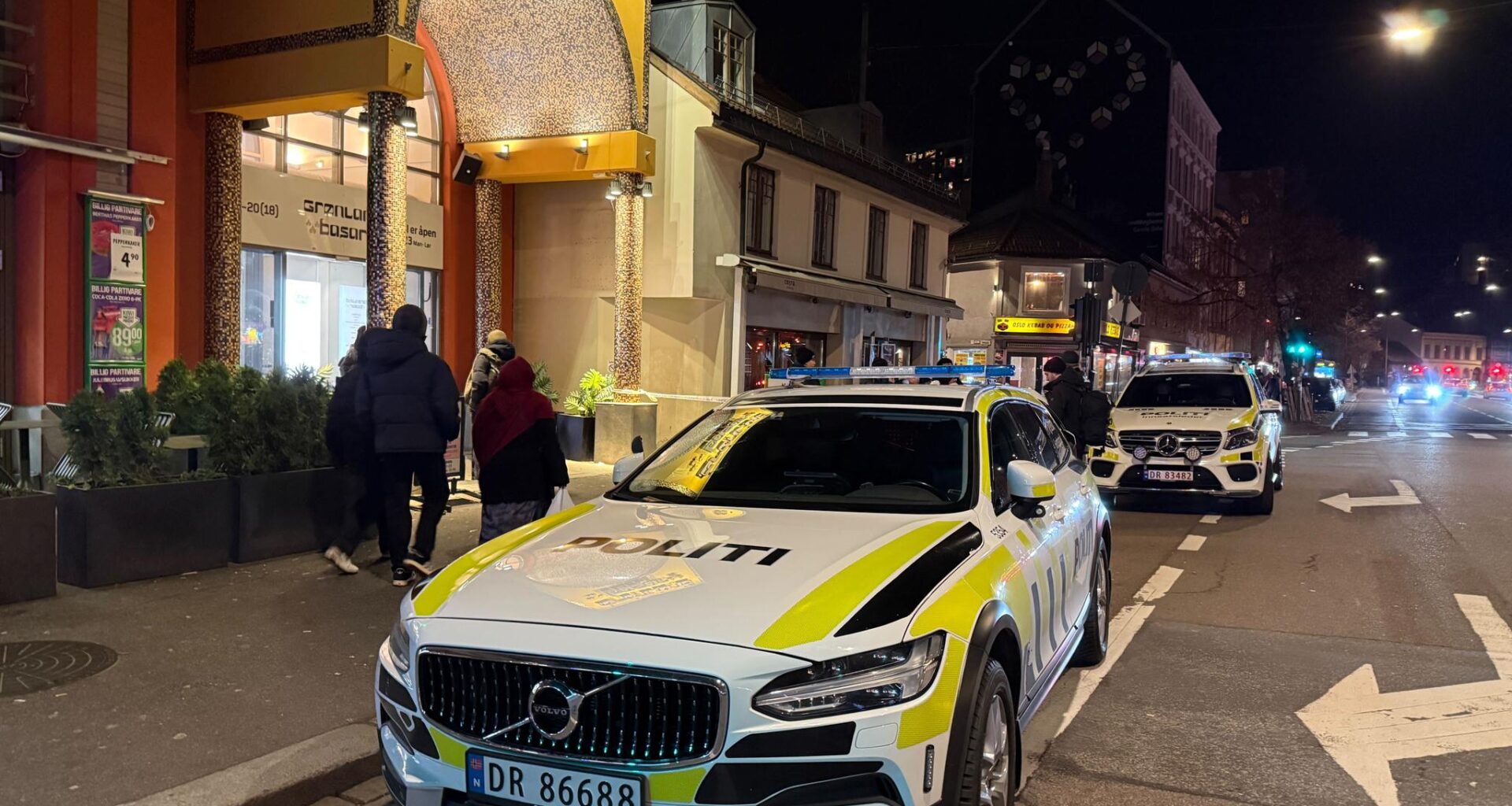 Politiet pågrep to personer etter at en person ble påført stikkskader i et slagsmål på Grønland i Oslo lørdag kveld.