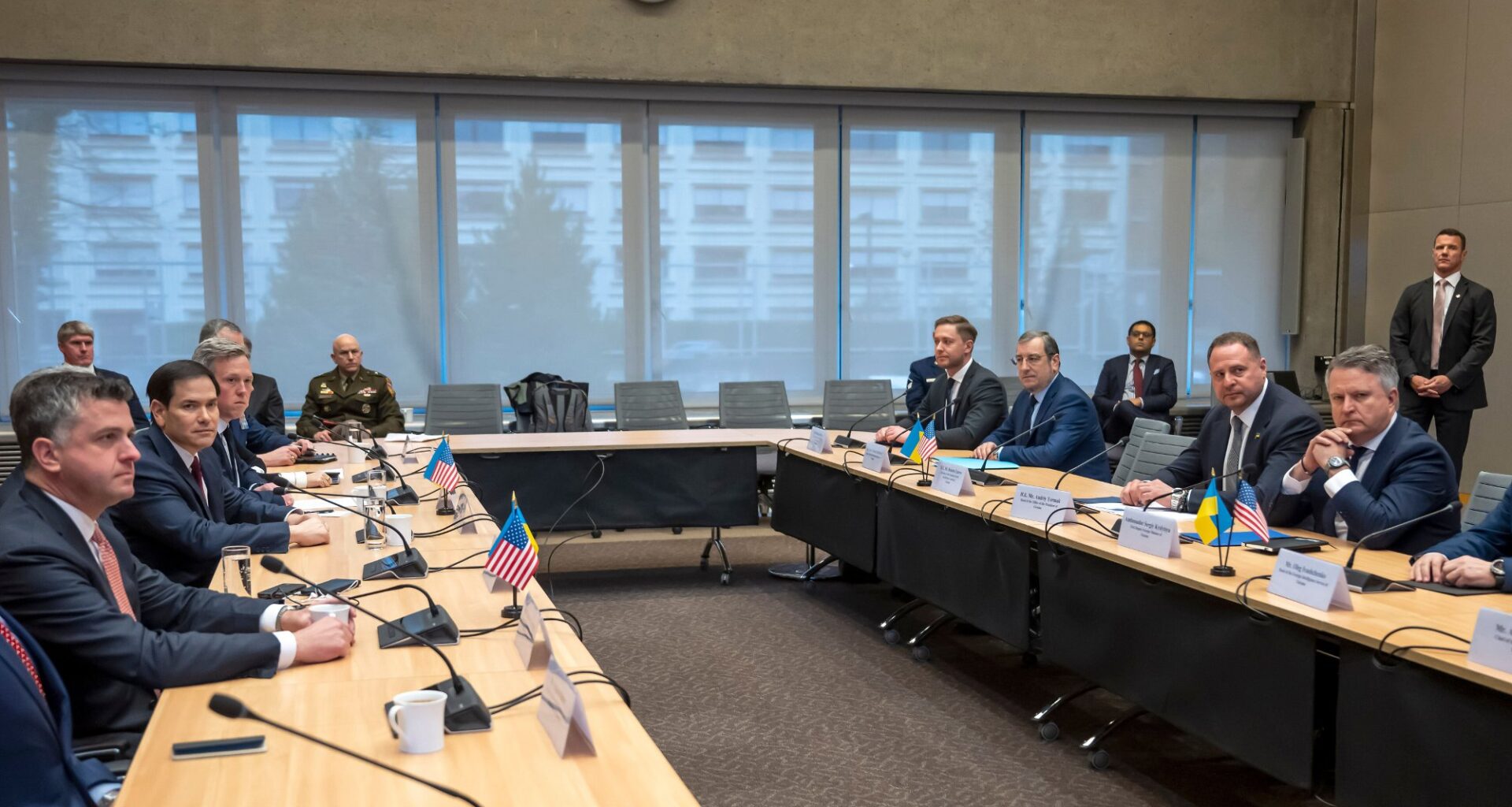 Krigen i Ukraina, Fredsplan for Russland og Ukraina