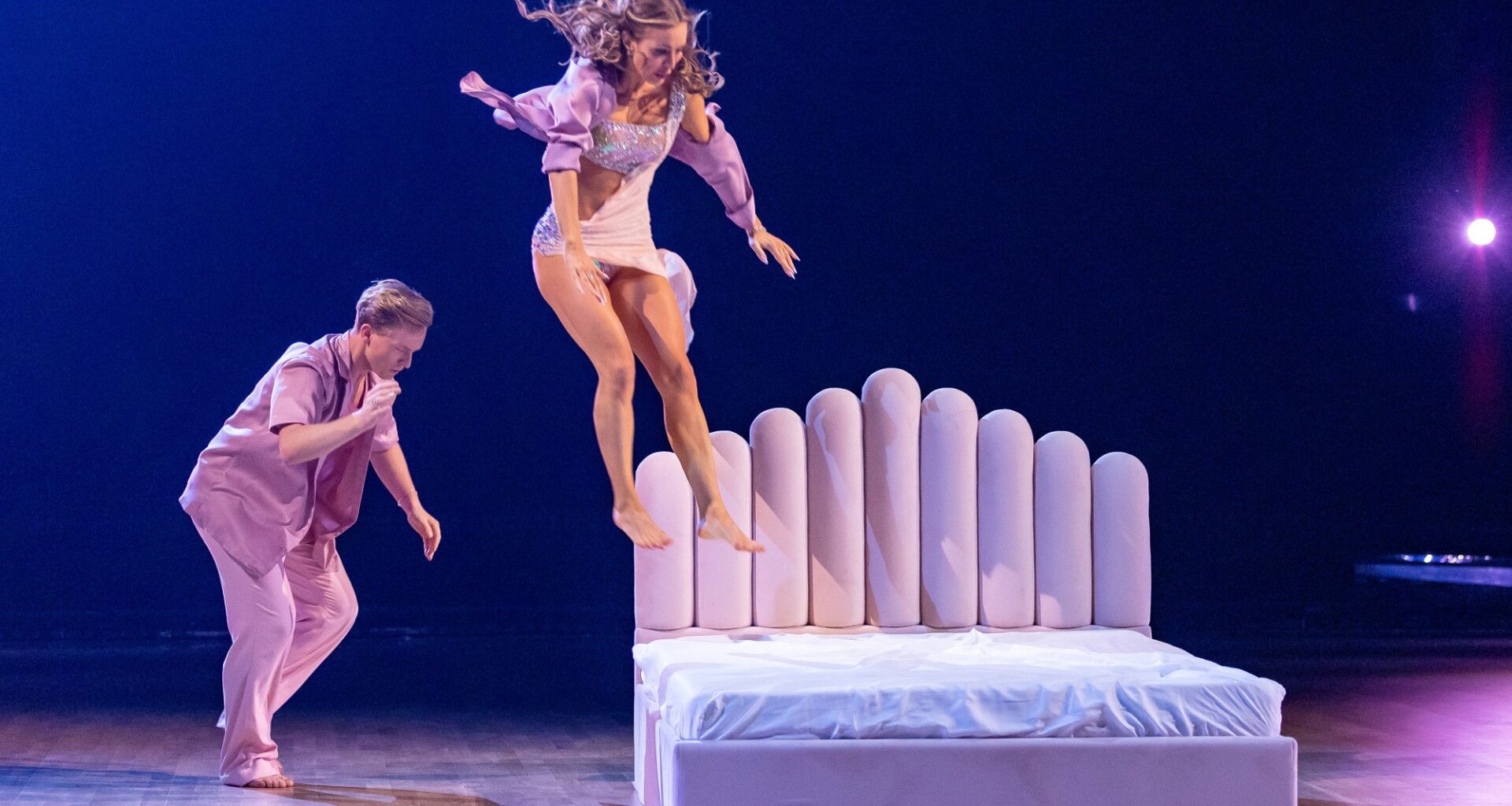 Skal vi danse, Carina Dahl