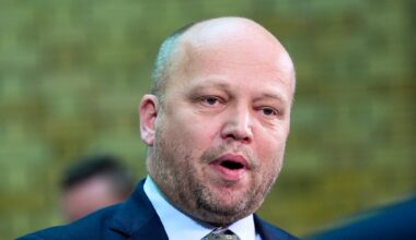 Politikk, EU | Vedum med beskjed til Støre: Innfør EU-avgift på norsk strøm og frys EØS-midlene