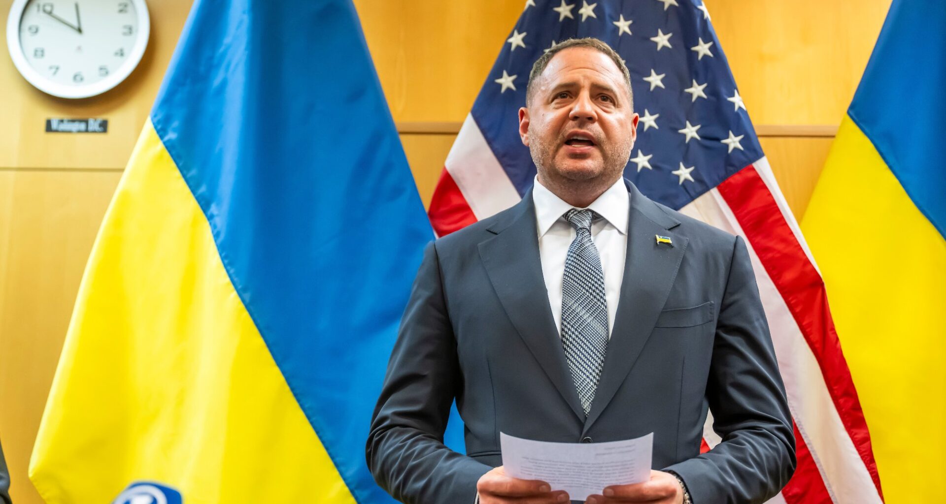 Nyhetsvarsel, Volodymyr Zelenskyj | Volodymyr Zelenskyj sier stabssjef Andrij Jermak trekker seg