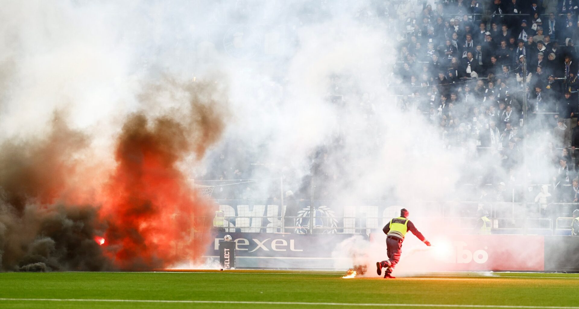 Fotball, Sverige | Skandalescener i Sverige – satt fyr på banen