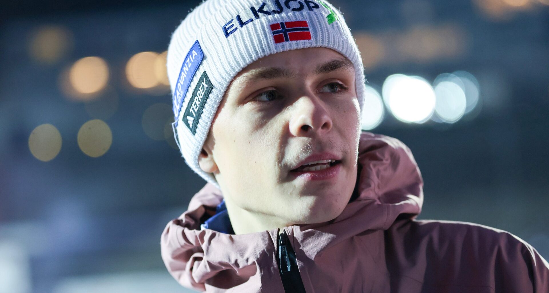 Isak Andreas Langmo, Hopp | Drama for norsk hopper – besvimte under dresskontrollen