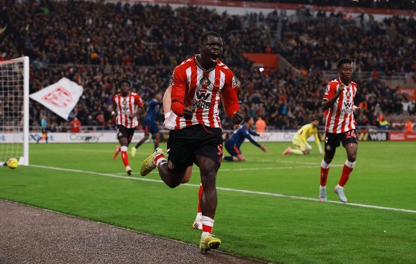 Soccer Football - Premier League - Sunderland v Arsenal - Stadium of Light, Sunderland, Britain - November 8, 2025
Sunderland's Brian Brobbey celebrates scoring their second goal Action Images via Reuters/Lee Smith EDITORIAL USE ONLY. NO USE WITH UNAUTHORIZED AUDIO, VIDEO, DATA, FIXTURE LISTS, CLUB/LEAGUE LOGOS OR 'LIVE' SERVICES. ONLINE IN-MATCH USE LIMITED TO 120 IMAGES, NO VIDEO EMULATION. NO USE IN BETTING, GAMES OR SINGLE CLUB/LEAGUE/PLAYER PUBLICATIONS. PLEASE CONTACT YOUR ACCOUNT REPRESENTATIVE FOR FURTHER DETAILS..