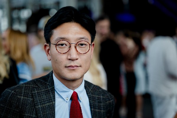 Bergen, Norway 20250820. 
Danby Choi var til stede under TV 2s presentasjonen av høstens tv-programmer i Grieghallen.
Foto: Paul S. Amundsen / NTB