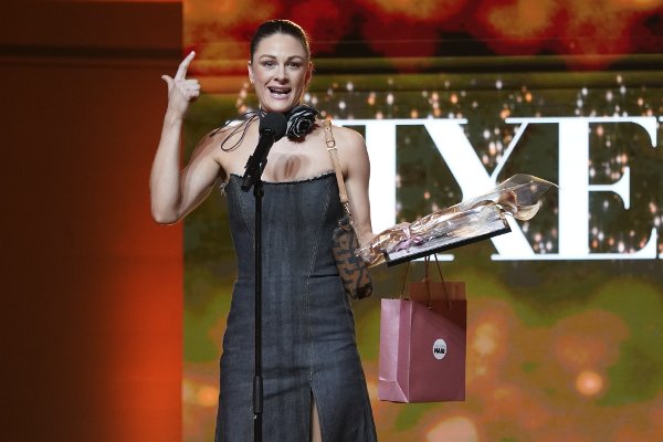 Oslo 20230127. 
Jenny Skavlan ble kåret til årets moteinfluenser under Vixen awards 2022 på den Gamle Logen Oslo.
Foto: Lise Åserud / NTB