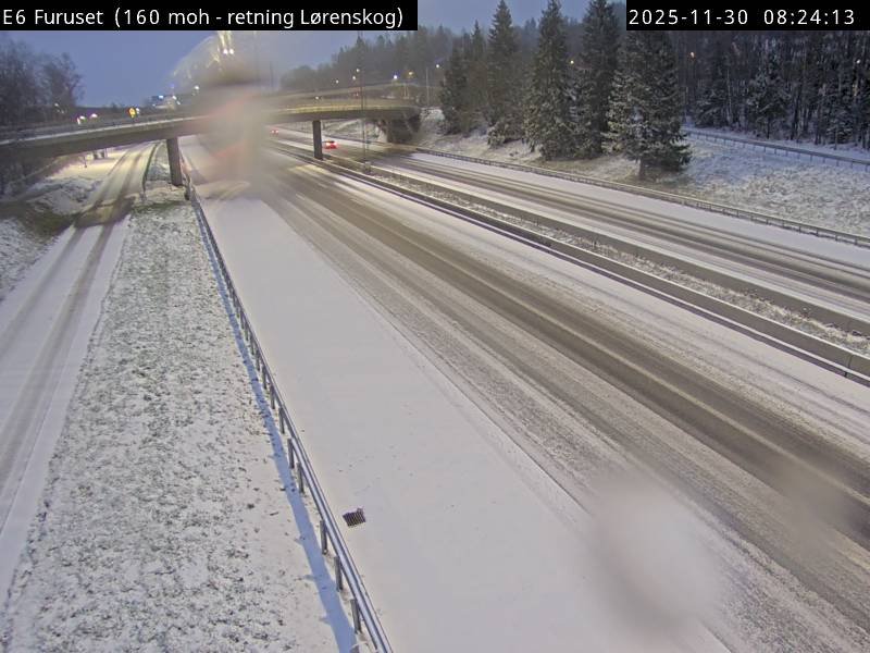 Snø, Østlandet | Snøen legger seg på mange hovedveier på Østlandet