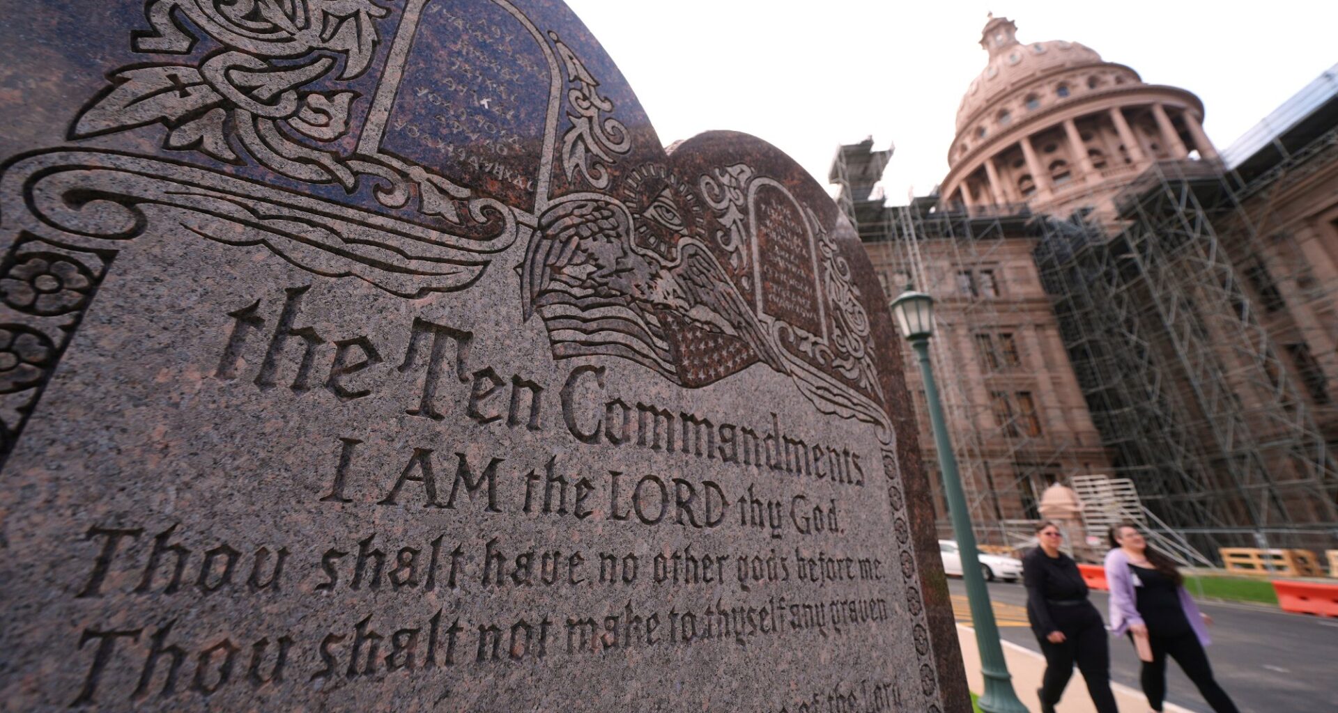 USA, Texas | Dommer ber skoler i Texas se bort fra påbud om de ti bud