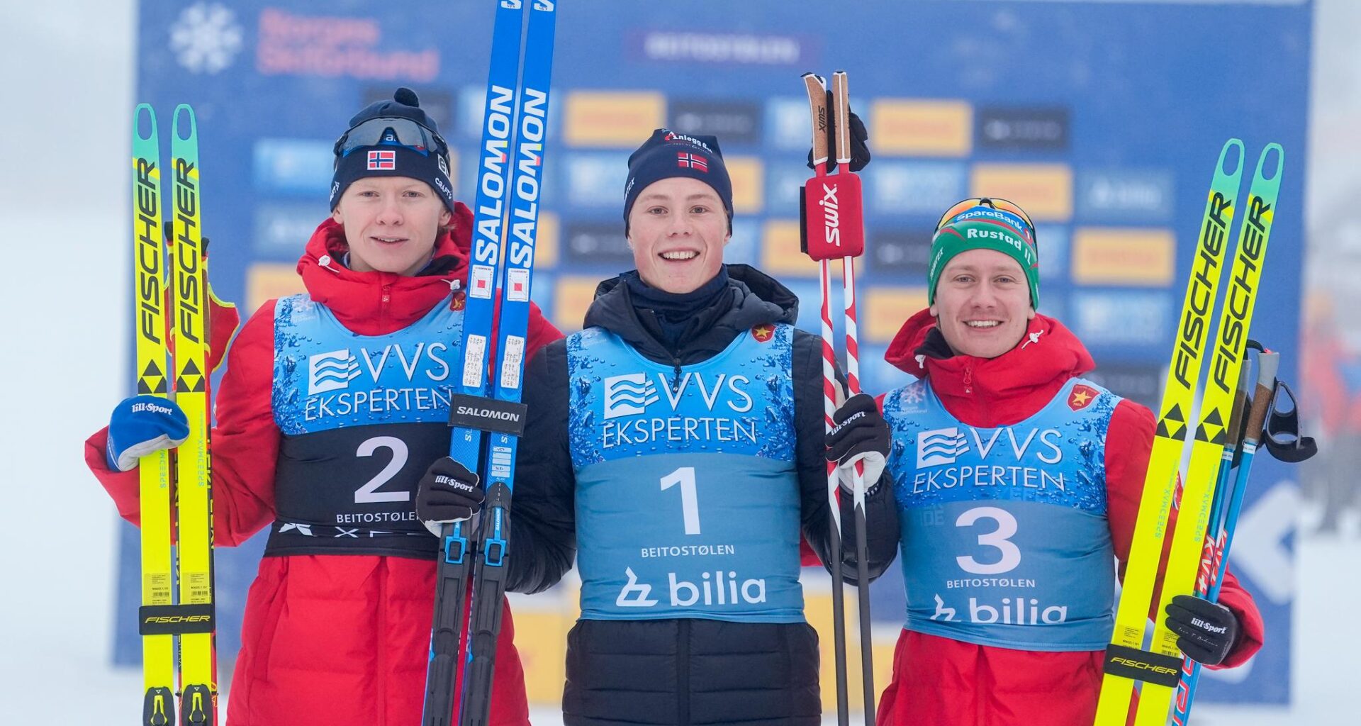 PALLEN: Einar Hedegard (midten), sammen med Andreas Fjorden Ree (venstre) og Iver Tildheim Andersen (høyre).