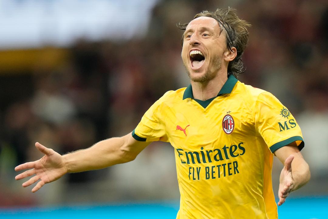 Hyller Milan-stjerne Luka Modrić (40)