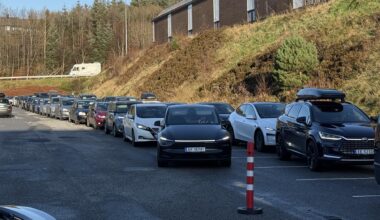 Glatte veier | – Køen er gigantisk - Haugesunds Avis