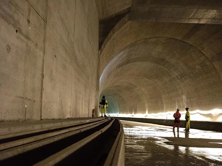 Tog sto fast i tunnel utenfor Drammen