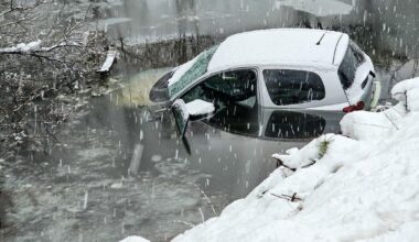 Sjåfør havnet i vannet: - Jeg var helt i sjokk