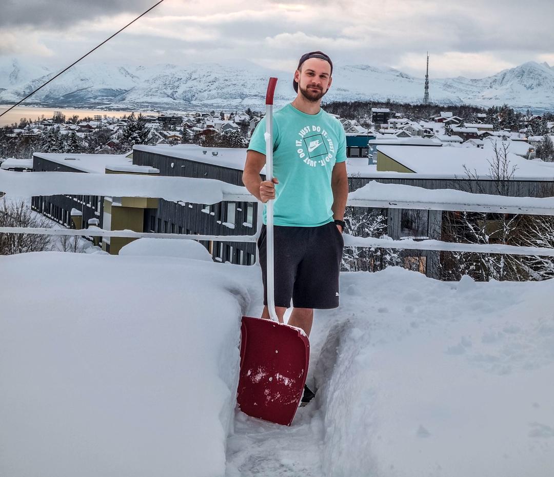 Snøkaos i Nordens Paris – men Marek kjører shorts