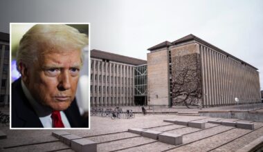 I Danmarks UD sitter en nattevakt og følger med på Trump