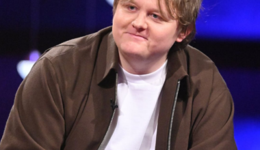 Lewis Capaldi skal ha konsert i Bergen i 2026