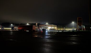 Strøm, Elvia | Flere hundre uten strøm