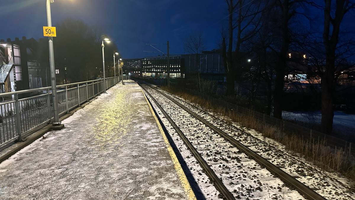 Togskinner med lys på