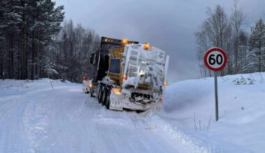 Alta, Trafikk | Brøytebil i grøfta